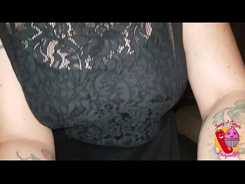 ❤️ Slutty ګامه خور هغه ته یو blowjob او هسپانوي ورکوي ❤❌ جنس
